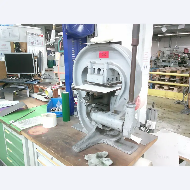 Dobrze utrzymane maszyny firmy zajmującej się drukiem offsetowym-8