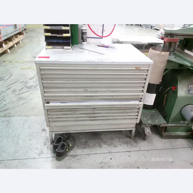 Dobrze utrzymane maszyny firmy zajmującej się drukiem offsetowym-13