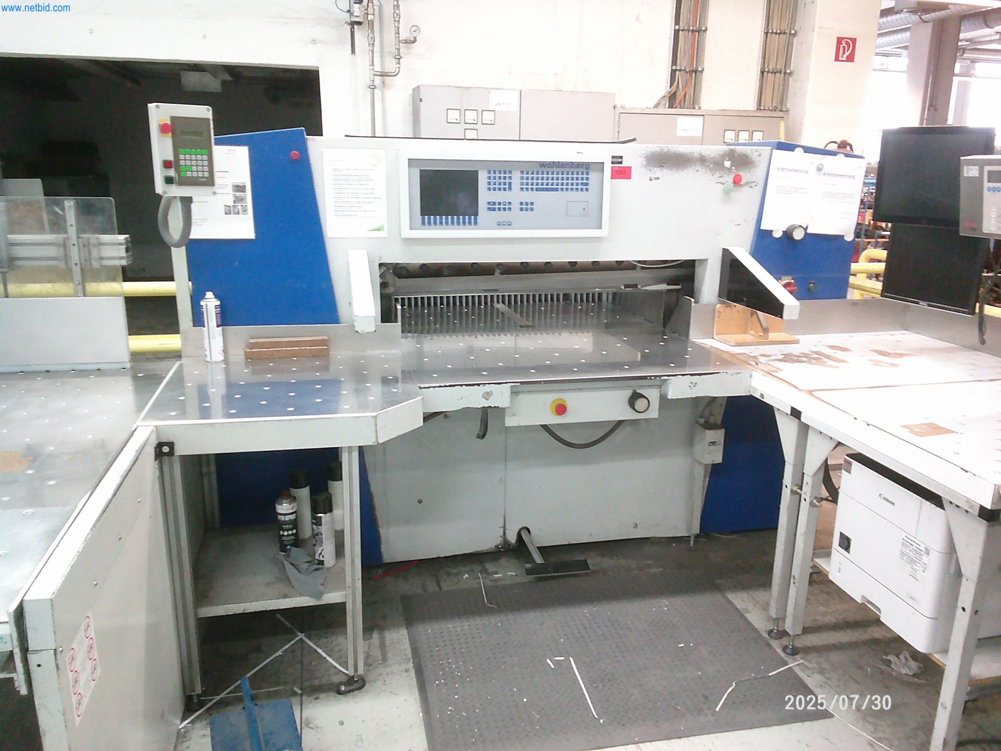 Dobrze utrzymane maszyny firmy zajmującej się drukiem offsetowym-2