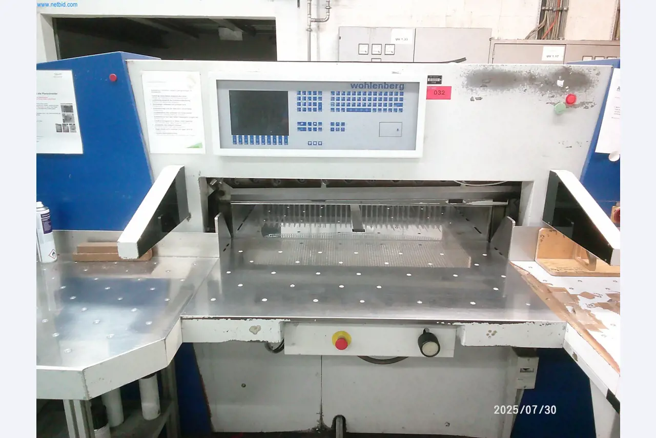 Dobrze utrzymane maszyny firmy zajmującej się drukiem offsetowym-7