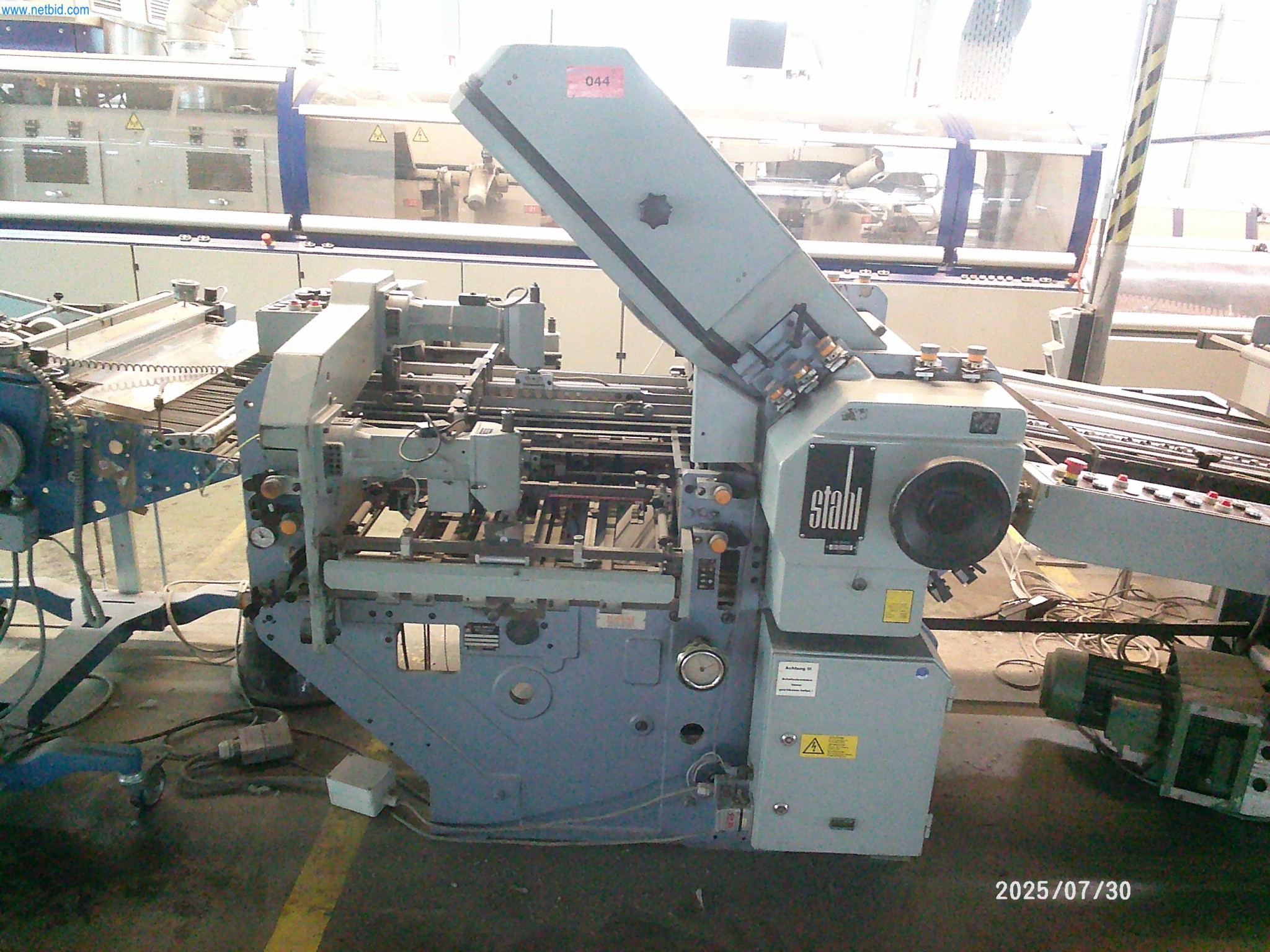 Dobrze utrzymane maszyny firmy zajmującej się drukiem offsetowym-2