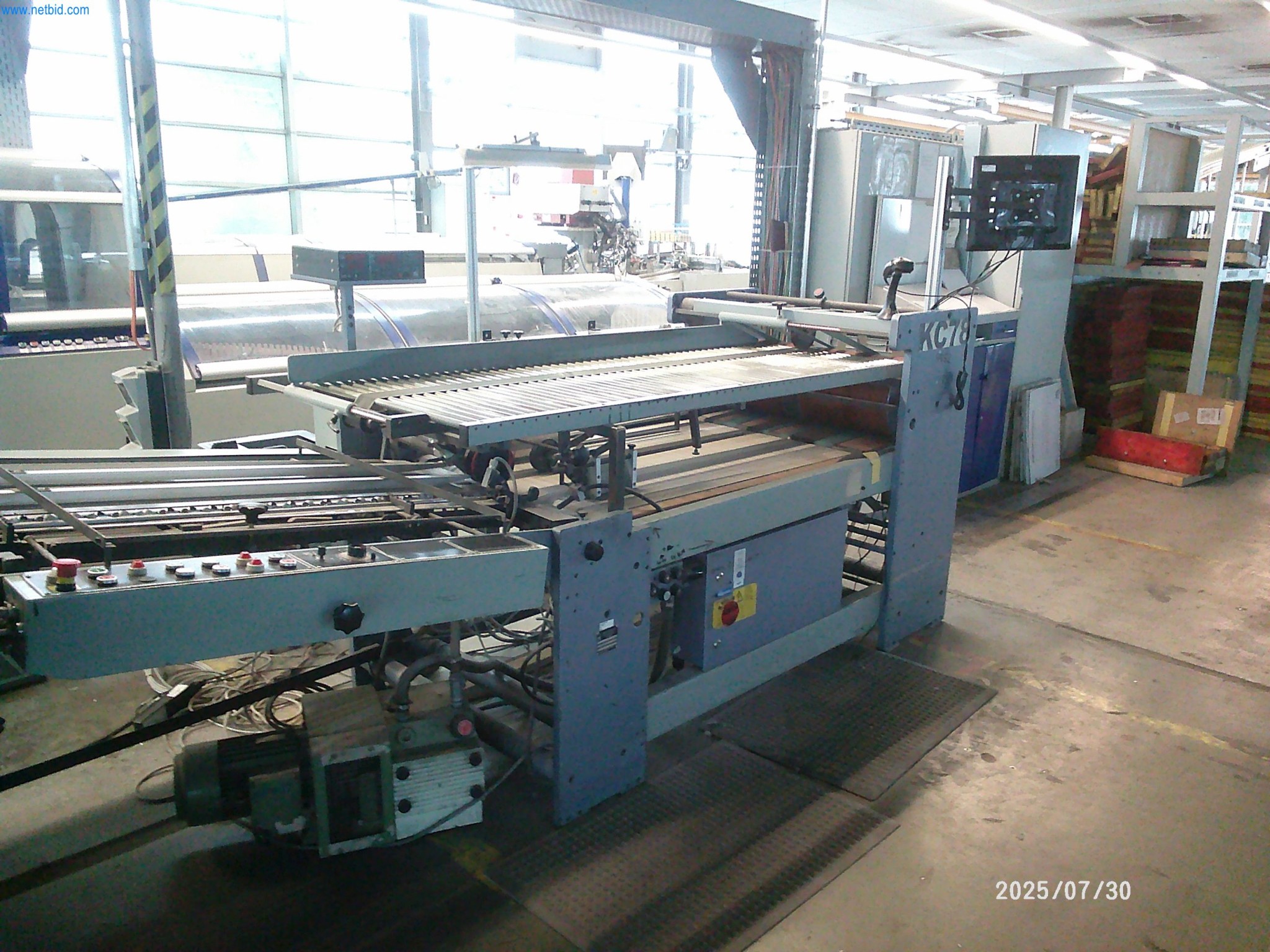 Dobrze utrzymane maszyny firmy zajmującej się drukiem offsetowym-4