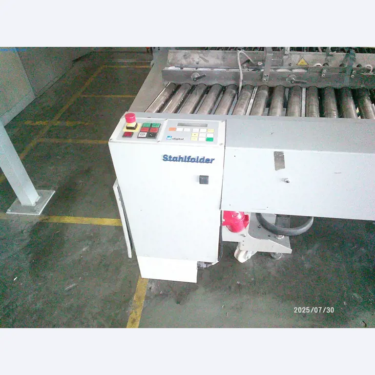 Gepflegte Maschinen einer Offset-Druckerei-10