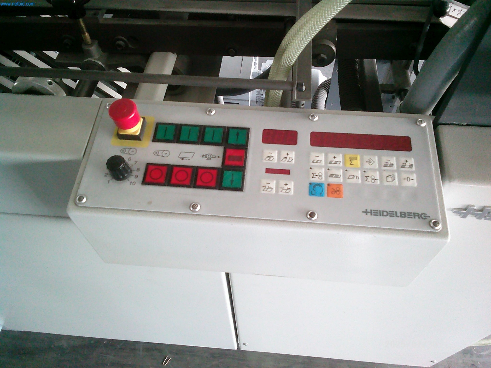 Dobrze utrzymane maszyny firmy zajmującej się drukiem offsetowym-3