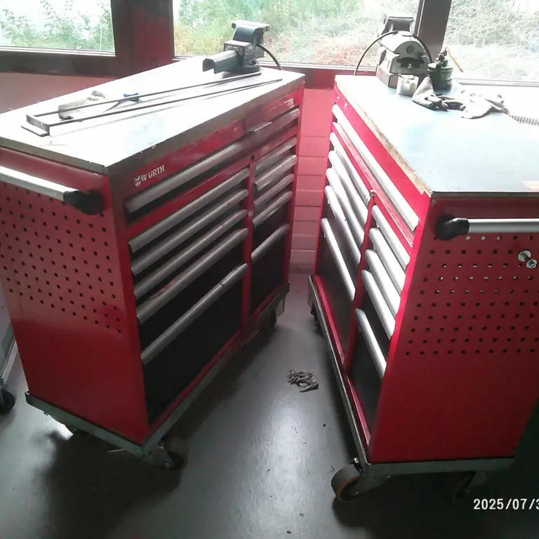 2 Wózek warsztatowy Würth