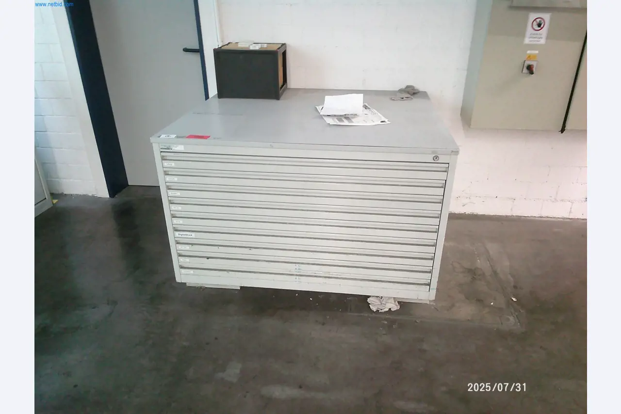 Gepflegte Maschinen einer Offset-Druckerei-4