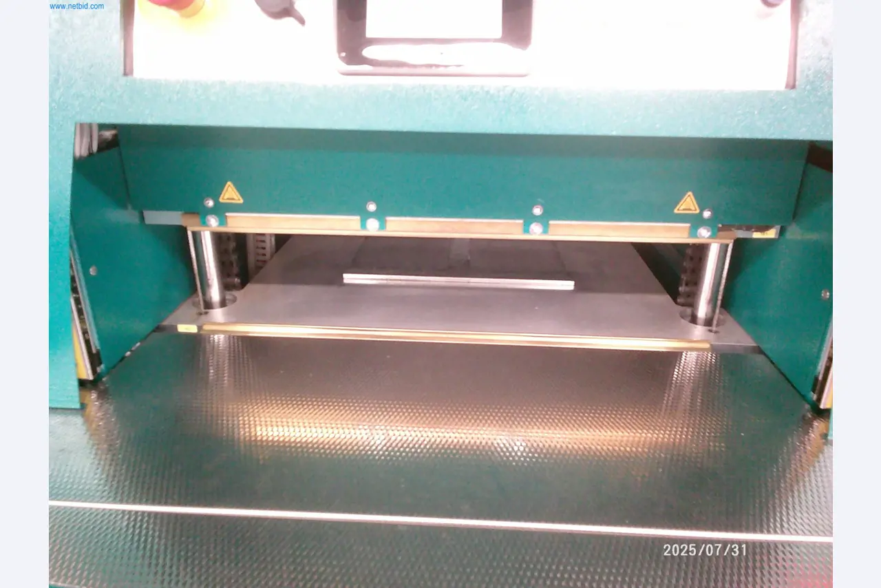 Dobrze utrzymane maszyny firmy zajmującej się drukiem offsetowym-2