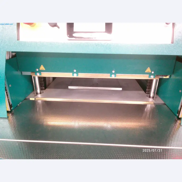 Dobrze utrzymane maszyny firmy zajmującej się drukiem offsetowym-2