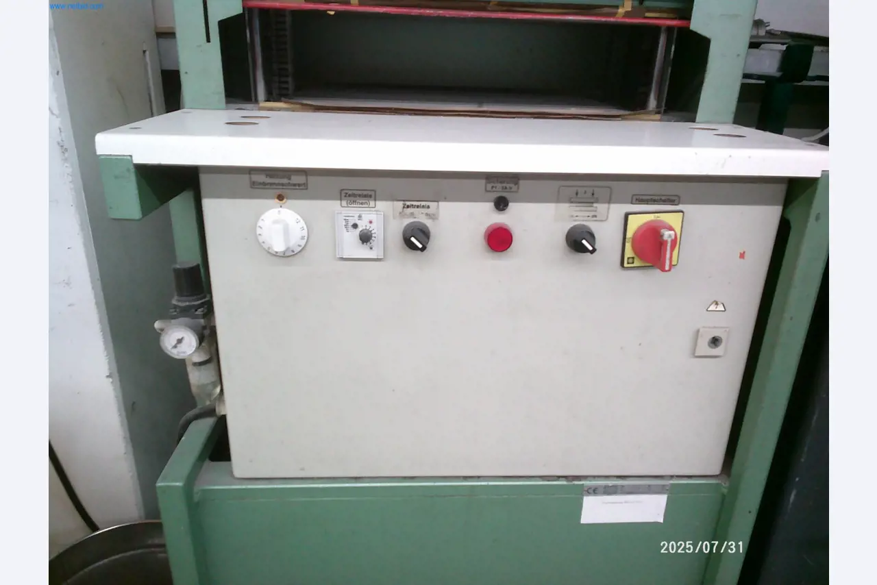 Dobrze utrzymane maszyny firmy zajmującej się drukiem offsetowym-5