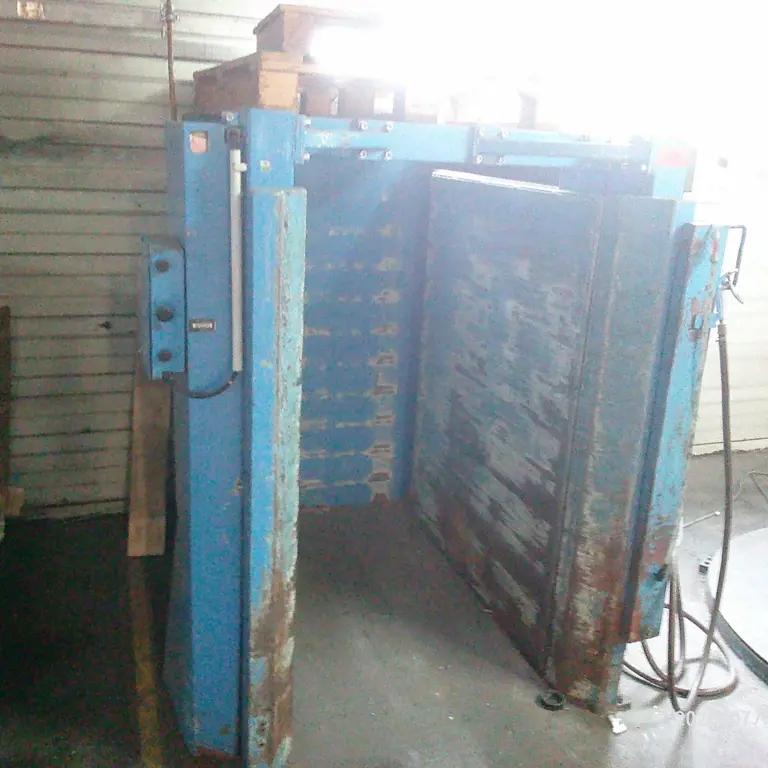 Cardboard press