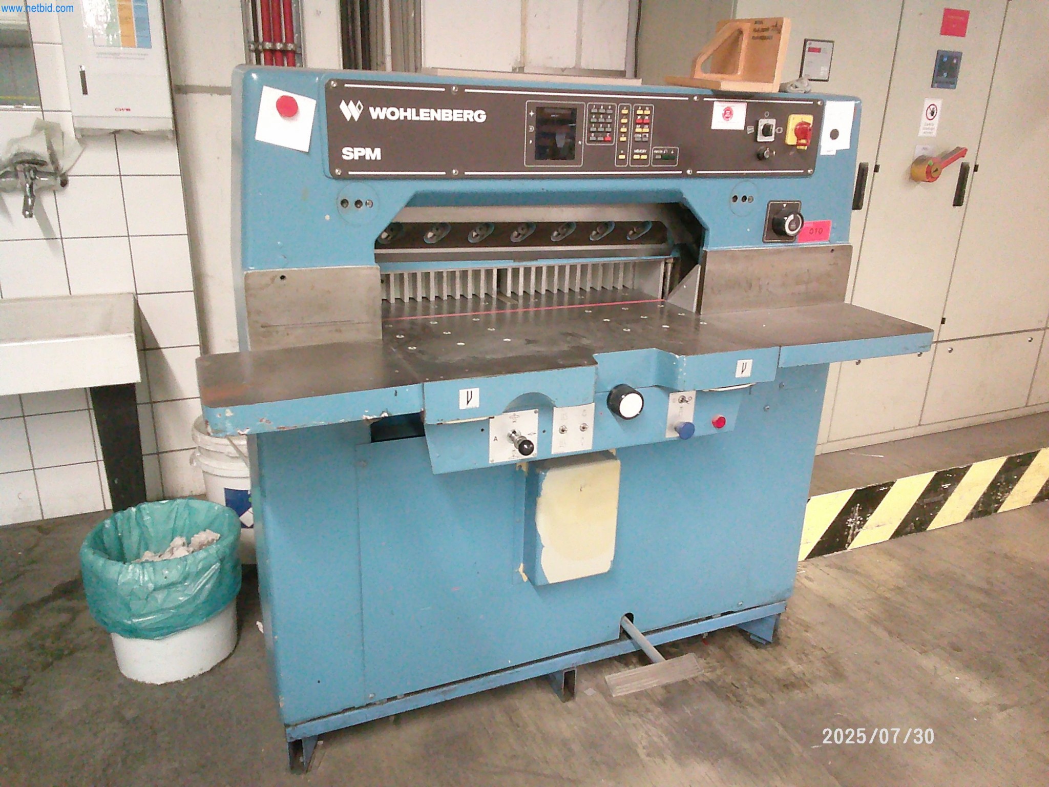 Dobrze utrzymane maszyny firmy zajmującej się drukiem offsetowym-1