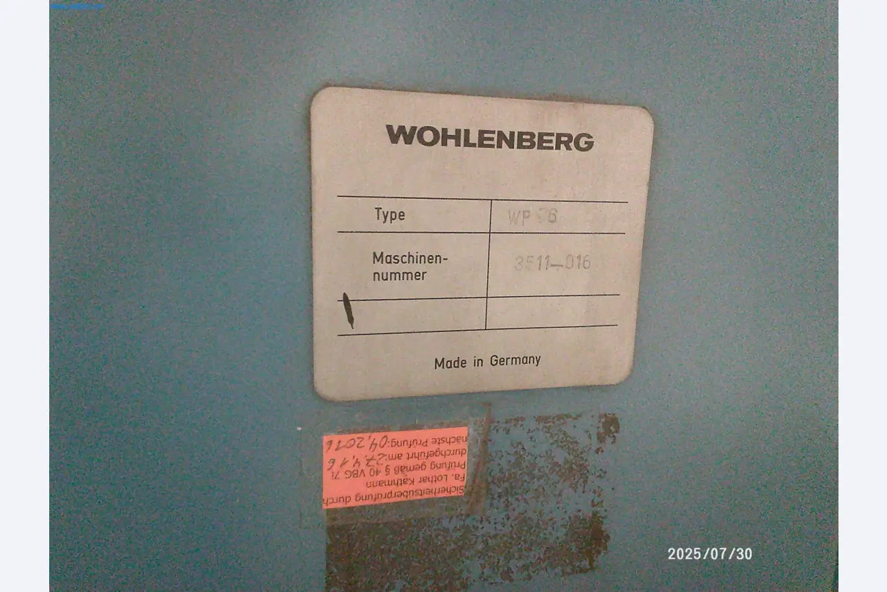 Dobrze utrzymane maszyny firmy zajmującej się drukiem offsetowym-2