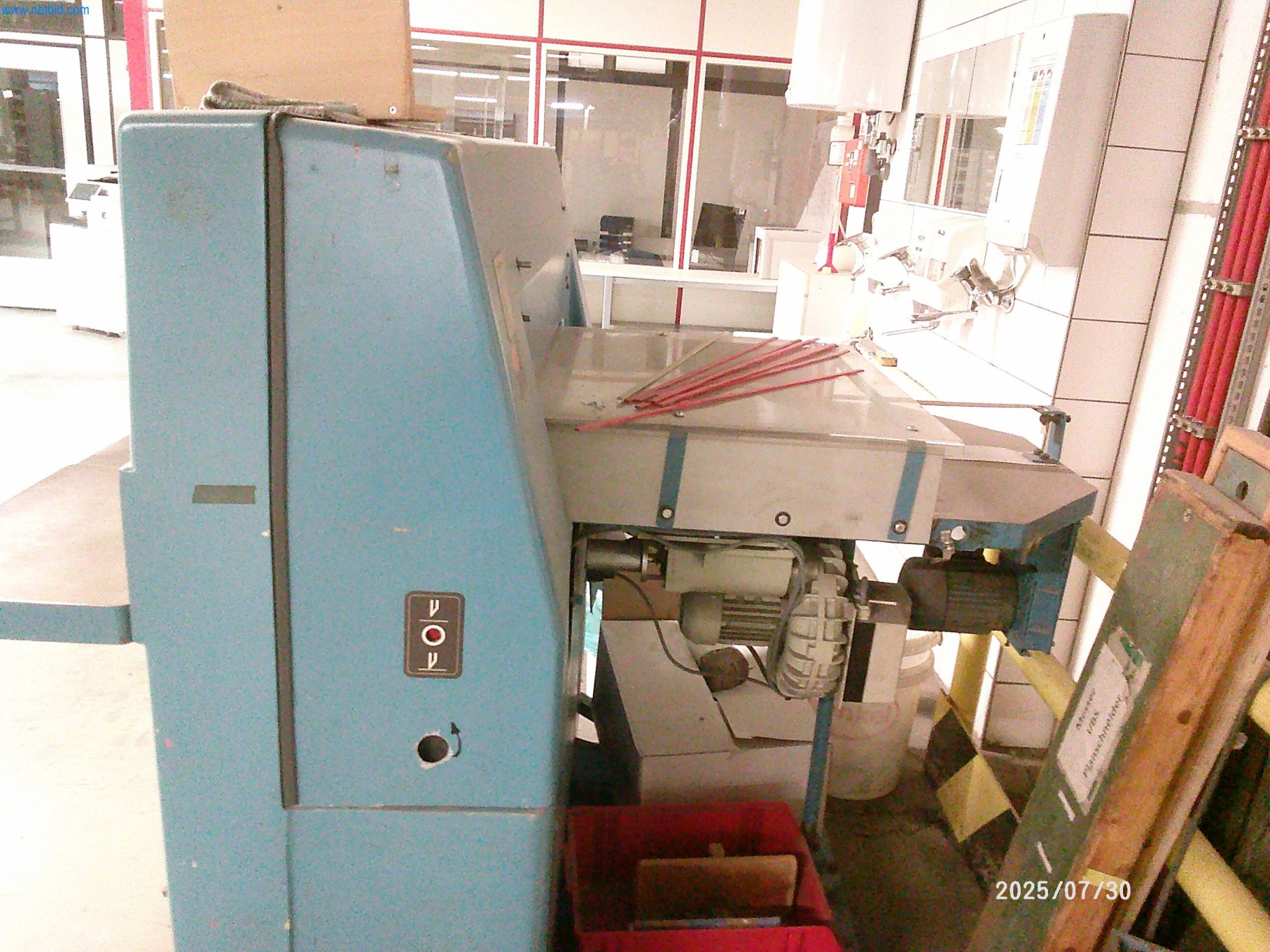 Dobrze utrzymane maszyny firmy zajmującej się drukiem offsetowym-3