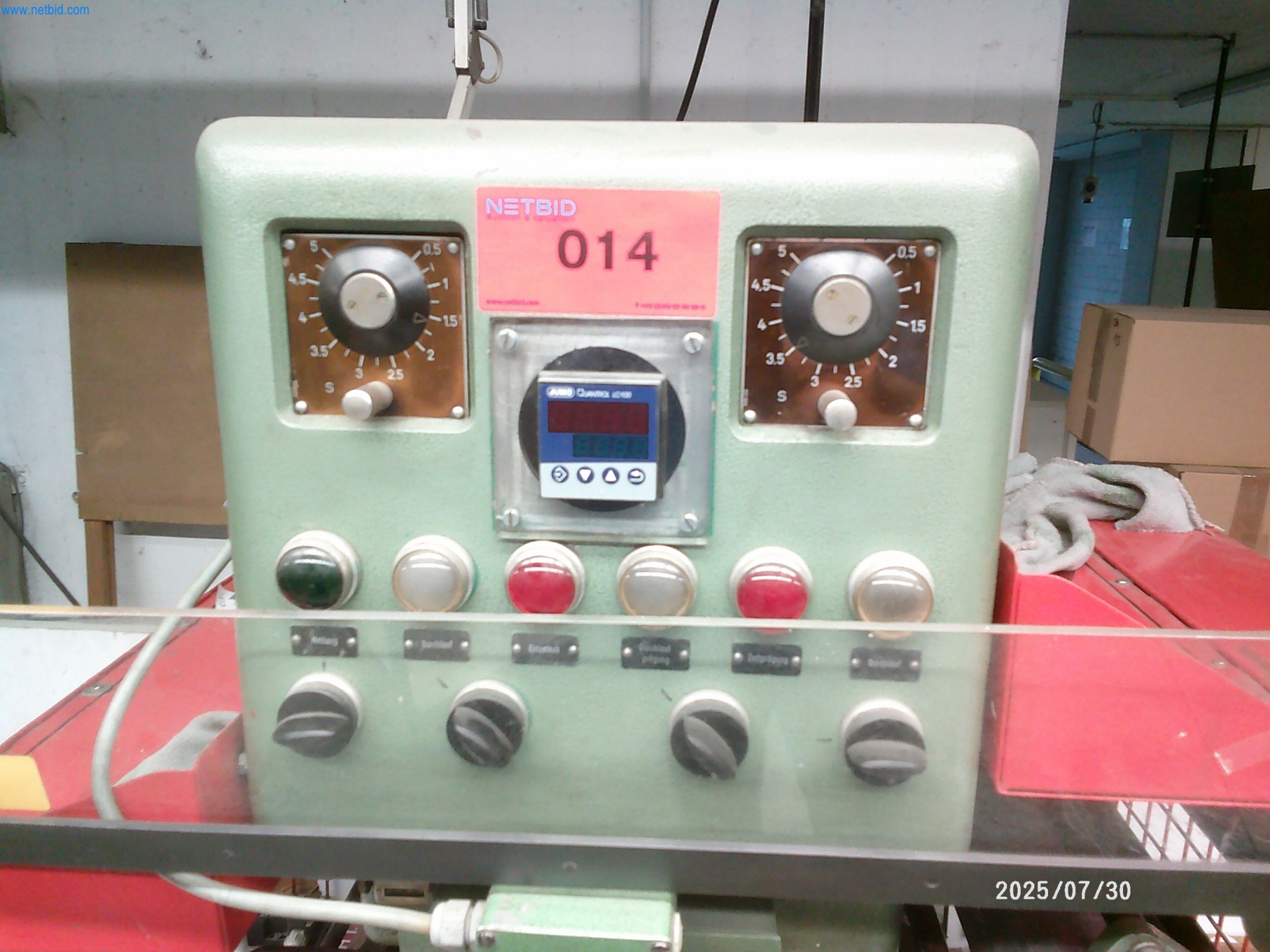 Dobrze utrzymane maszyny firmy zajmującej się drukiem offsetowym-3