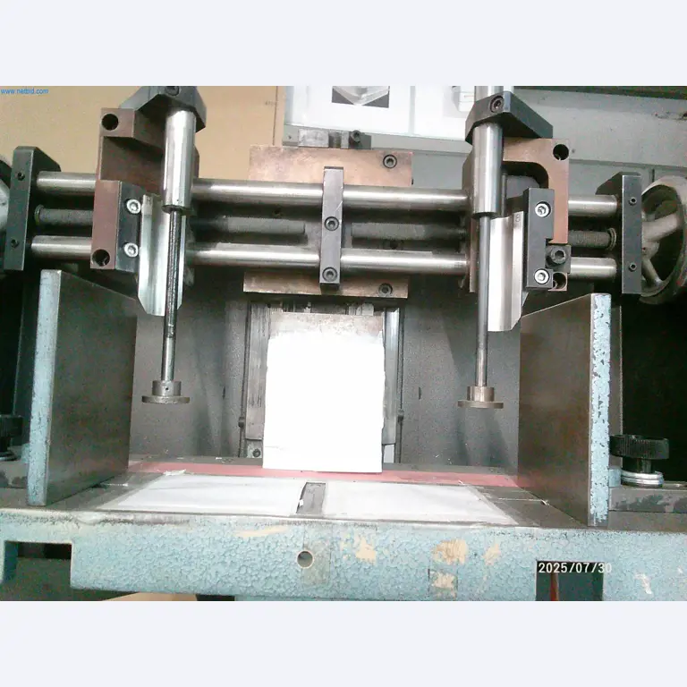 Dobrze utrzymane maszyny firmy zajmującej się drukiem offsetowym-4