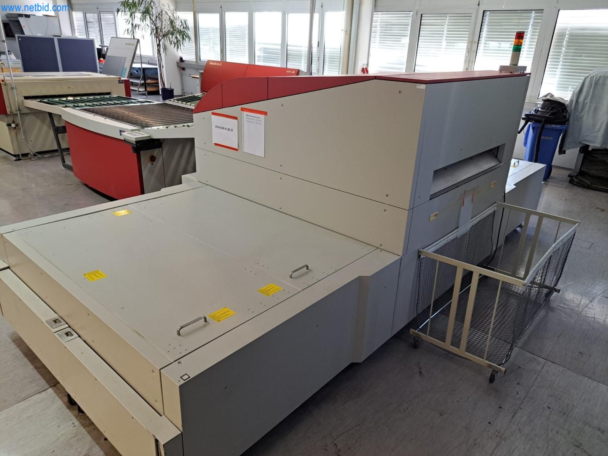 Gepflegte Maschinen einer Offset-Druckerei-12