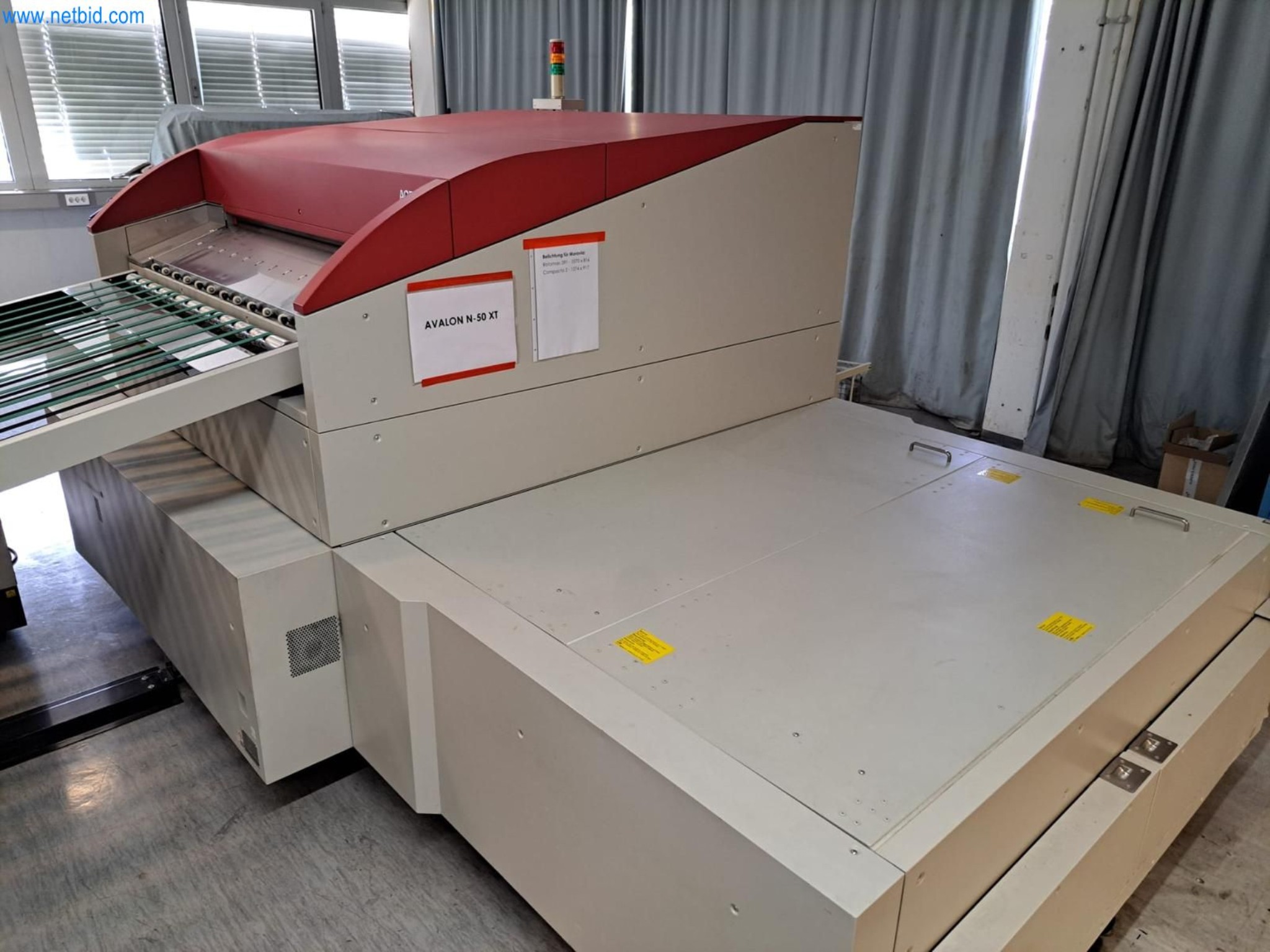 Gepflegte Maschinen einer Offset-Druckerei-13