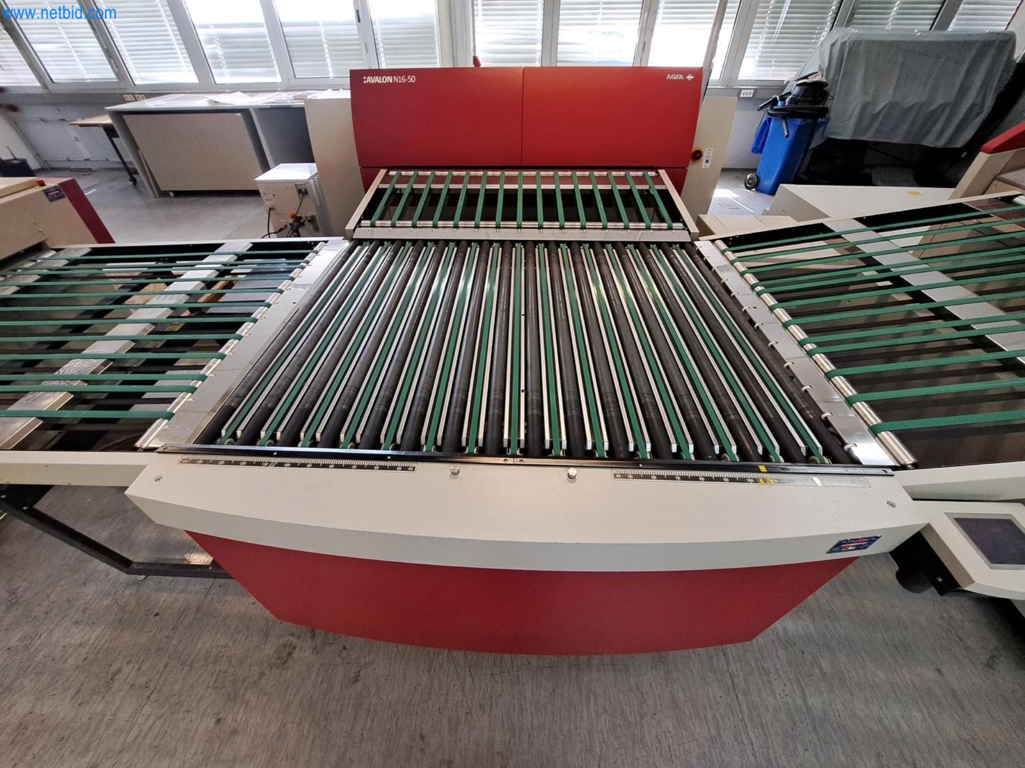 Gepflegte Maschinen einer Offset-Druckerei-15