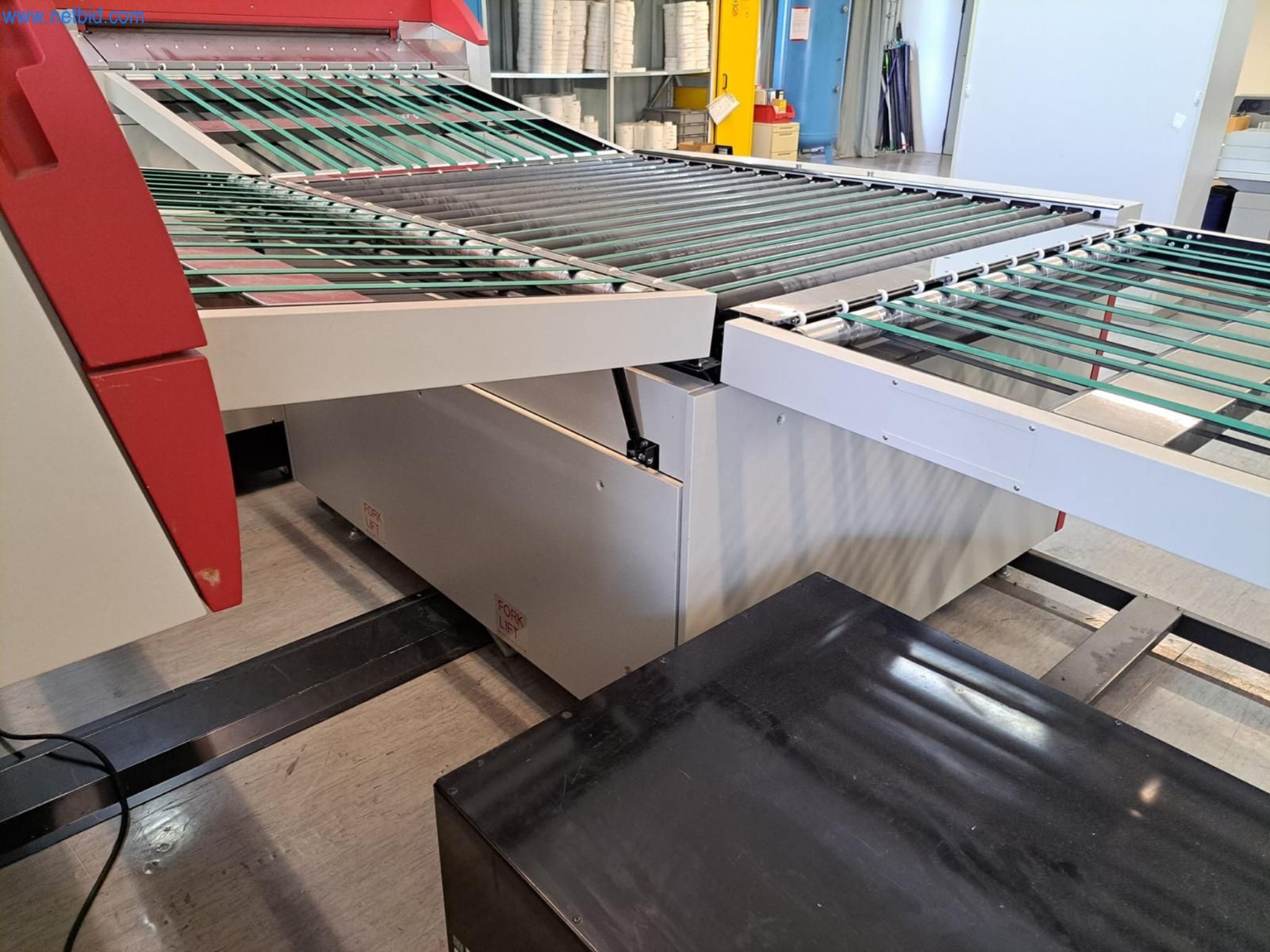 Gepflegte Maschinen einer Offset-Druckerei-18