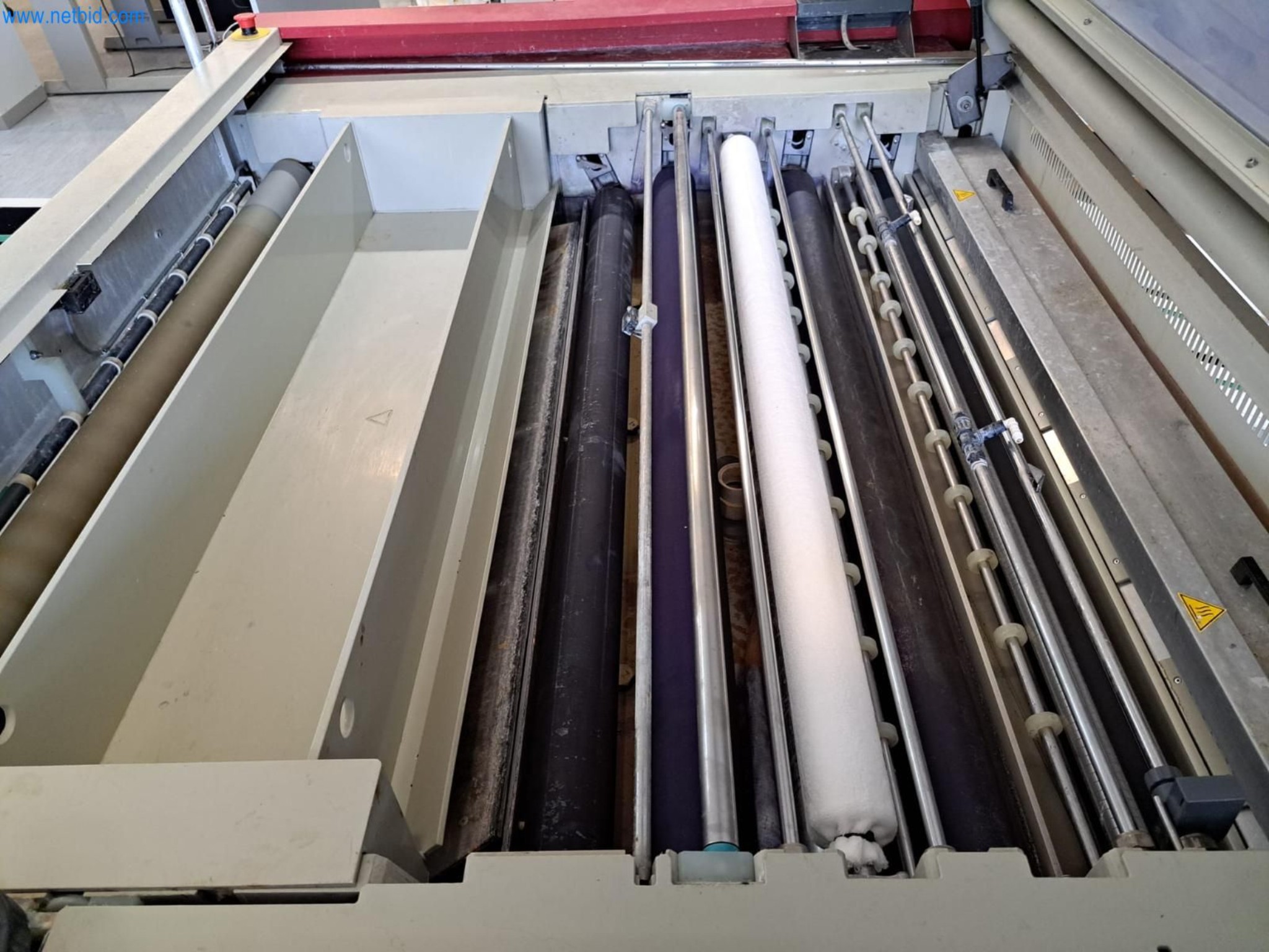 Gepflegte Maschinen einer Offset-Druckerei-23