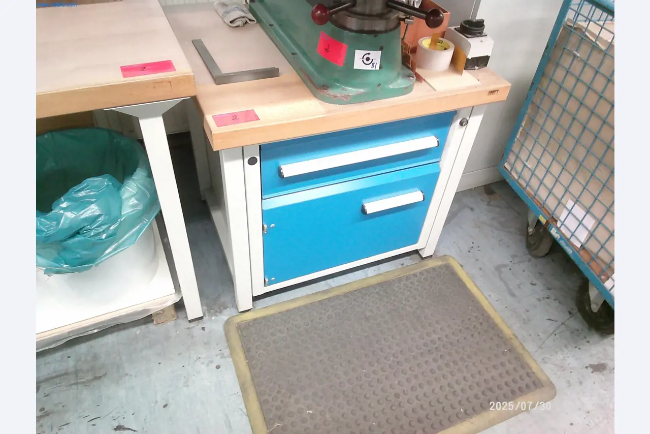 Dobrze utrzymane maszyny firmy zajmującej się drukiem offsetowym-5