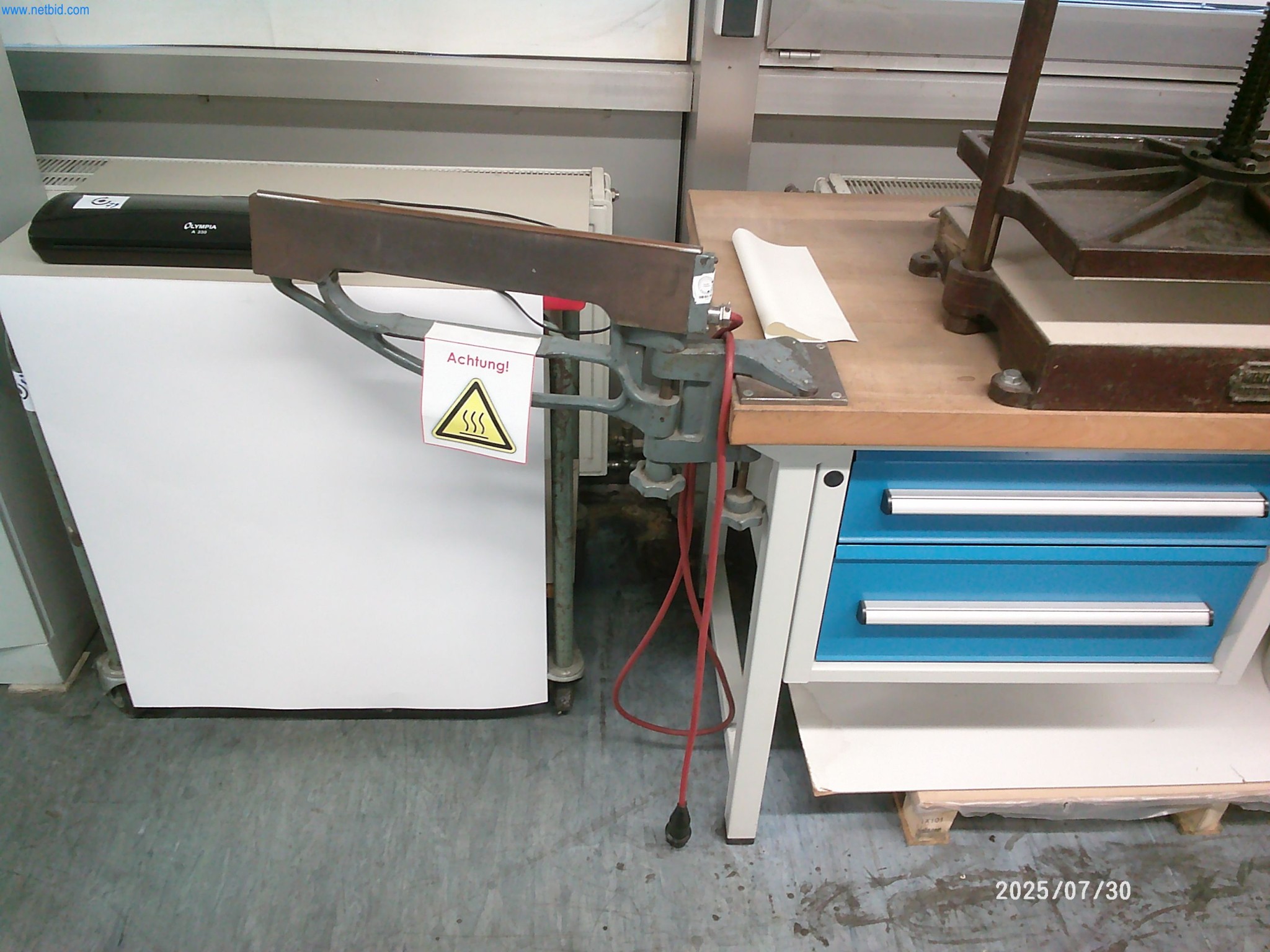 Dobrze utrzymane maszyny firmy zajmującej się drukiem offsetowym-7