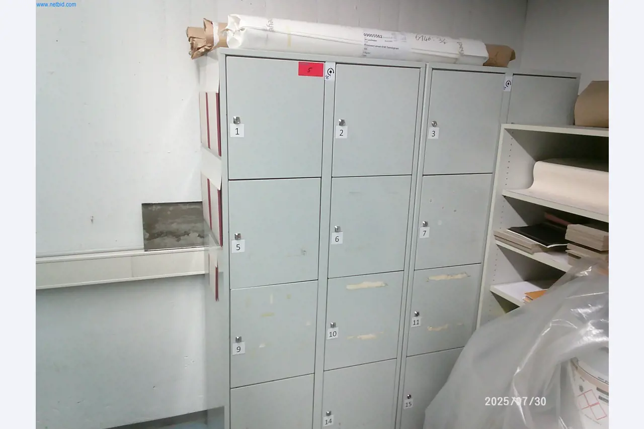 Goed onderhouden machines van een offsetdrukkerij-5