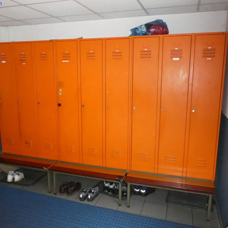 7 Changing room benches