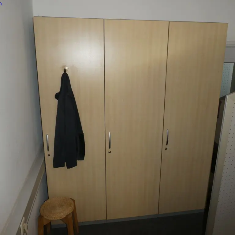 2 Kombinace rohových psacích stolů