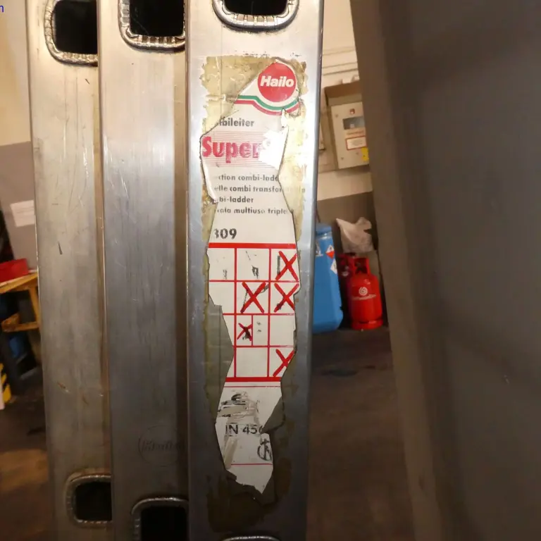 Extendable ladder Hailo