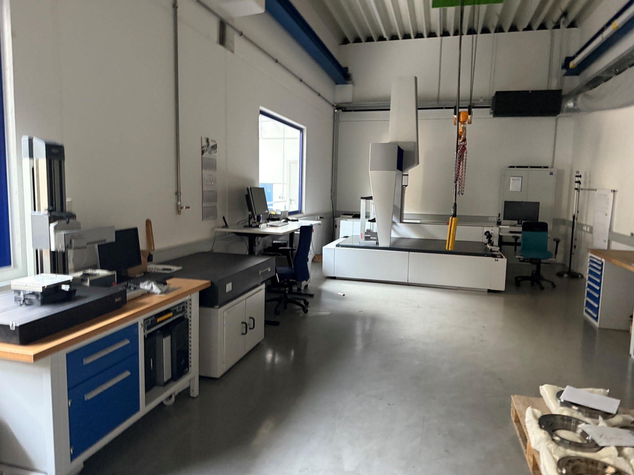 Maschinen zur Herstellung von präzisen Metallbauteilen mittels CNC-Drehen und CNC-Fräsen-12