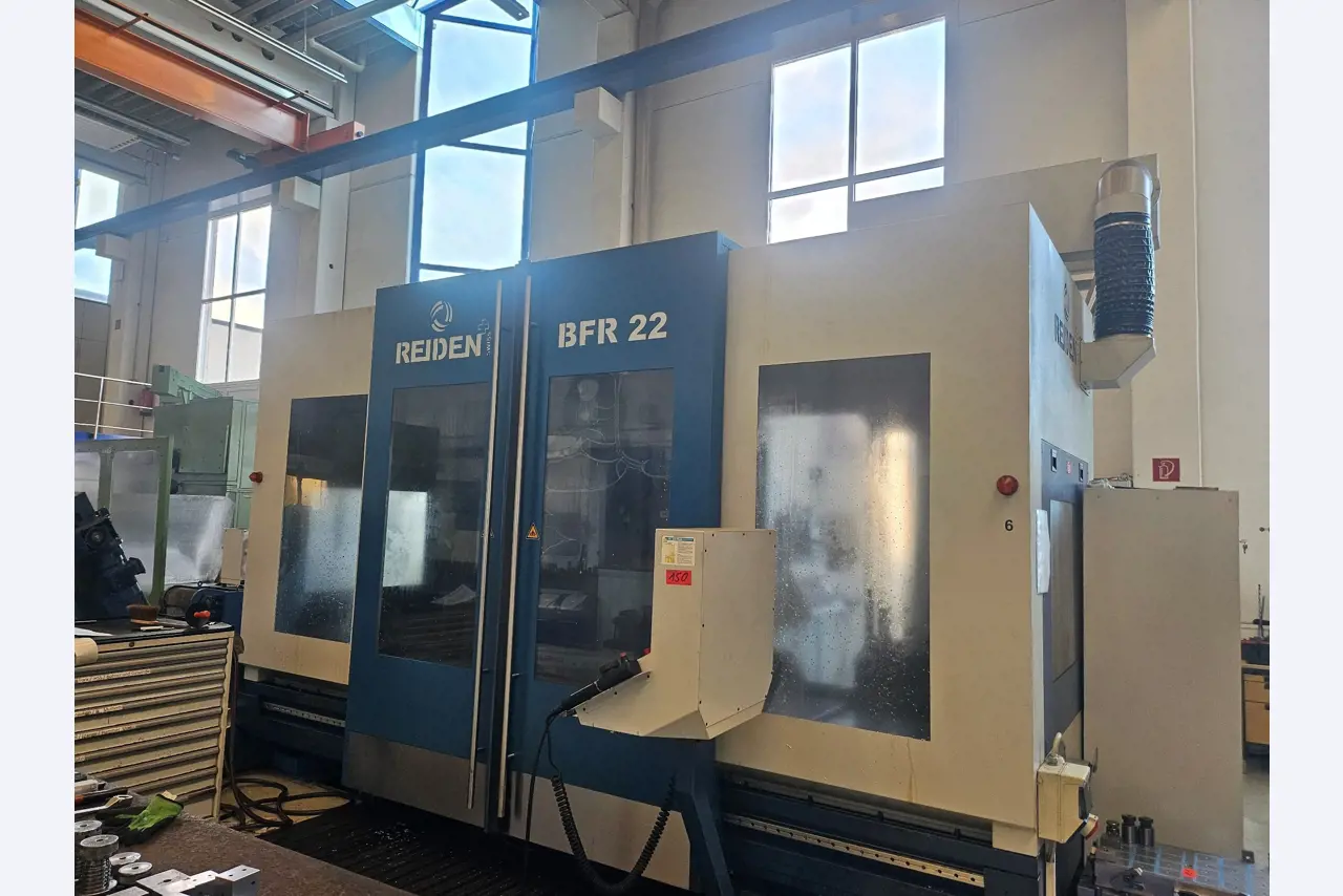 Maschinen zur Herstellung von präzisen Metallbauteilen mittels CNC-Drehen und CNC-Fräsen-14