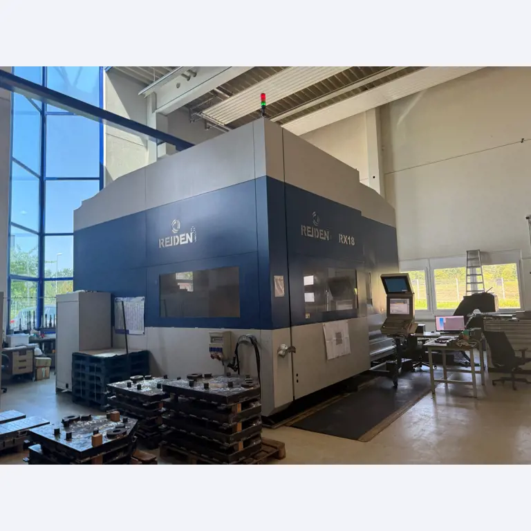 Maschinen zur Herstellung von präzisen Metallbauteilen mittels CNC-Drehen und CNC-Fräsen-15