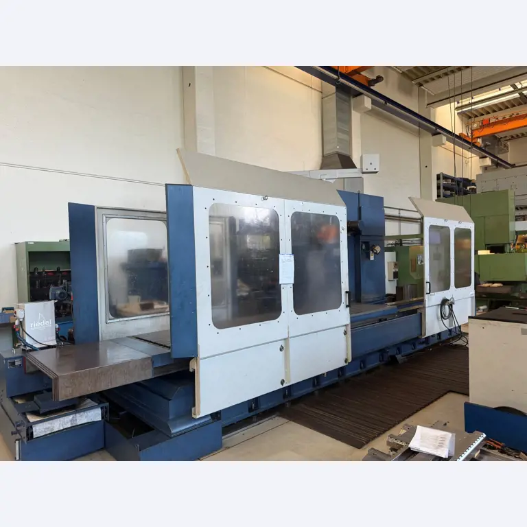 Maschinen zur Herstellung von präzisen Metallbauteilen mittels CNC-Drehen und CNC-Fräsen-16