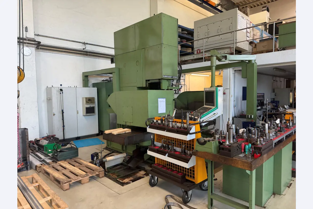 Maschinen zur Herstellung von präzisen Metallbauteilen mittels CNC-Drehen und CNC-Fräsen-17