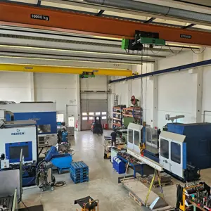 Maschinen zur Herstellung von präzisen Metallbauteilen mittels CNC-Drehen und CNC-Fräsen