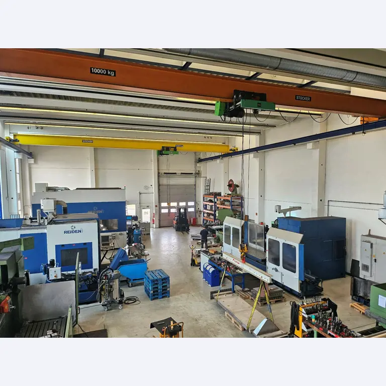 Maschinen zur Herstellung von präzisen Metallbauteilen mittels CNC-Drehen und CNC-Fräsen-1