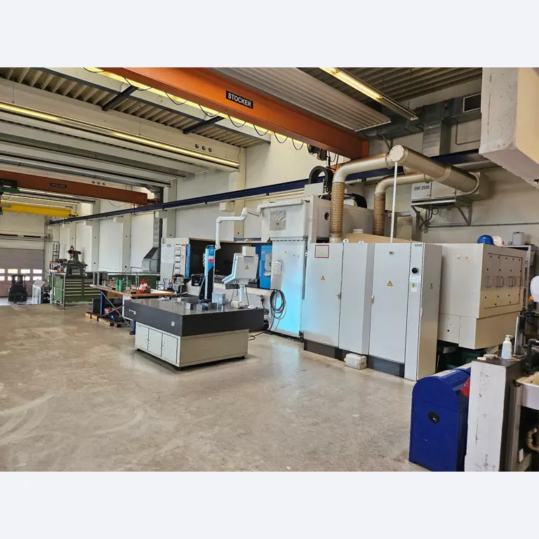 Maschinen zur Herstellung von präzisen Metallbauteilen mittels CNC-Drehen und CNC-Fräsen-18