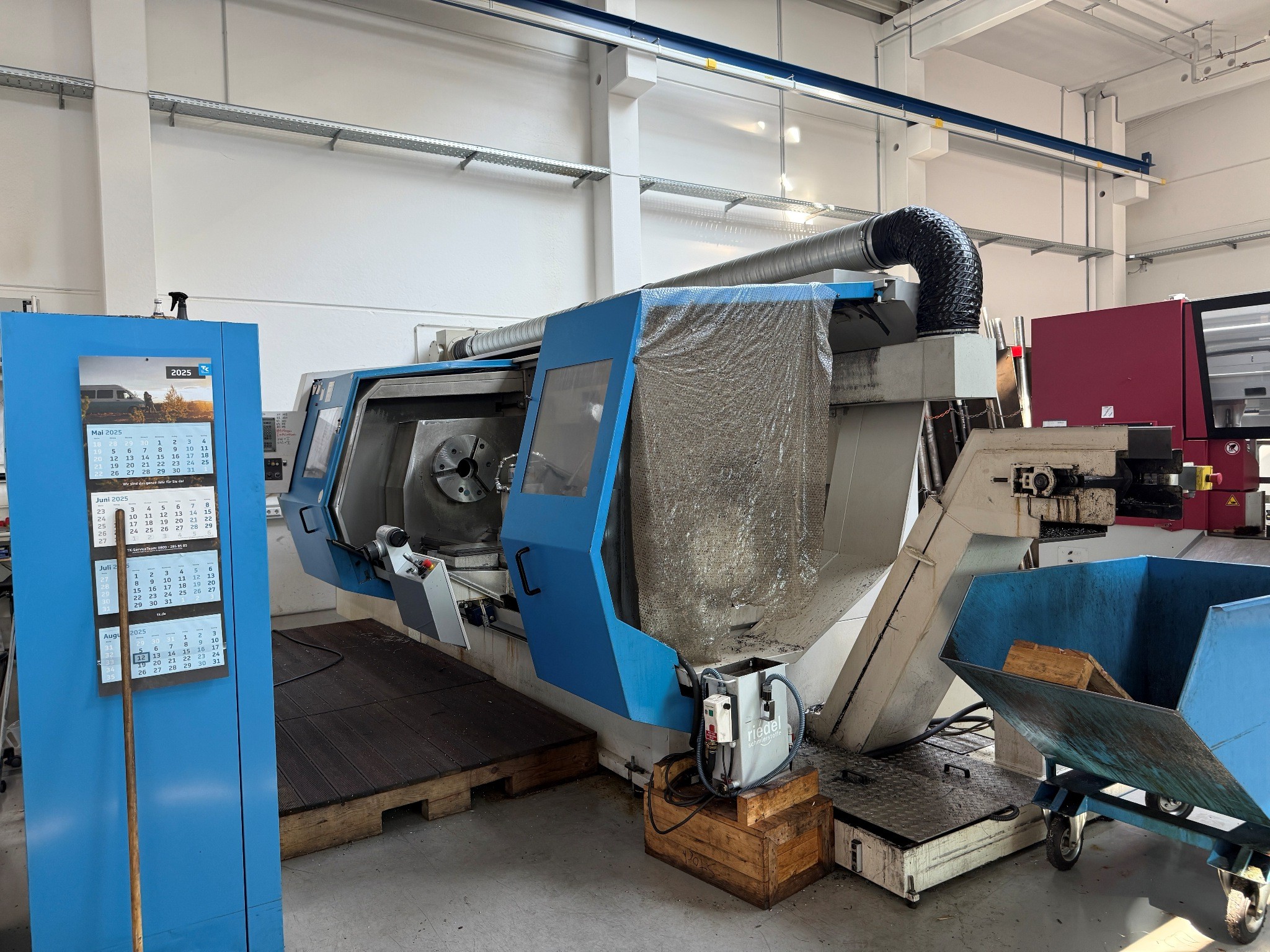 Maschinen zur Herstellung von präzisen Metallbauteilen mittels CNC-Drehen und CNC-Fräsen-3