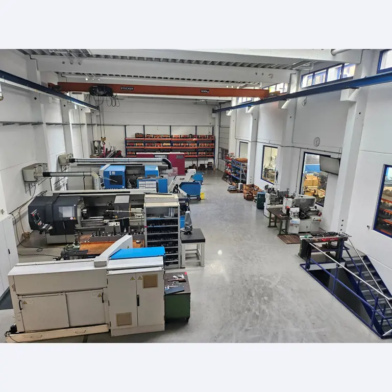 Maschinen zur Herstellung von präzisen Metallbauteilen mittels CNC-Drehen und CNC-Fräsen-20