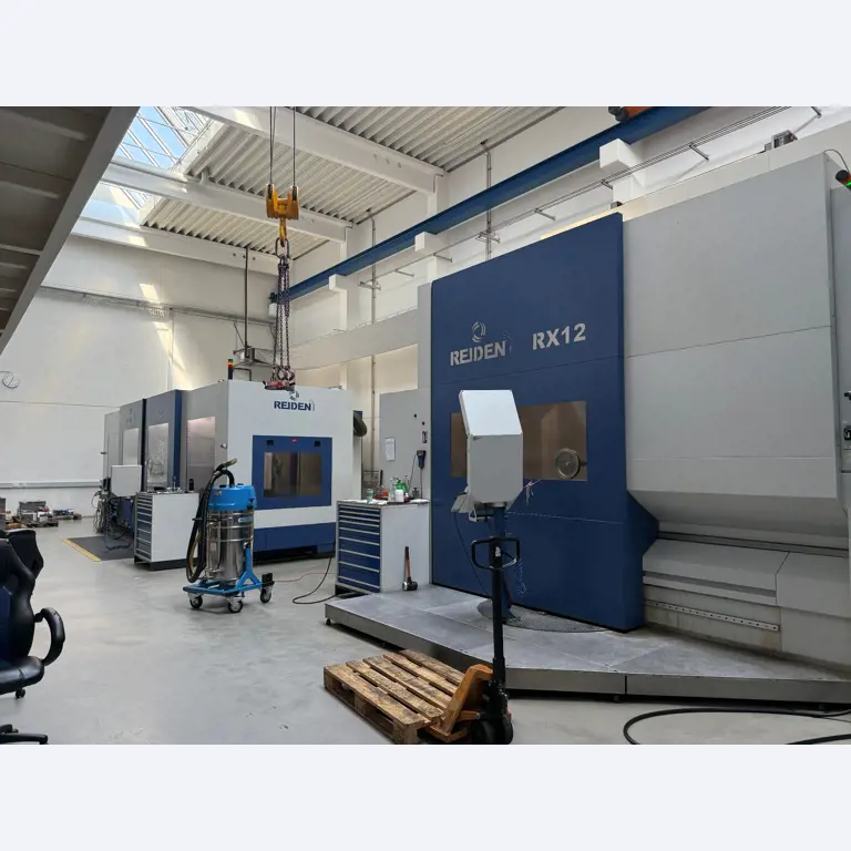 Maschinen zur Herstellung von präzisen Metallbauteilen mittels CNC-Drehen und CNC-Fräsen-22