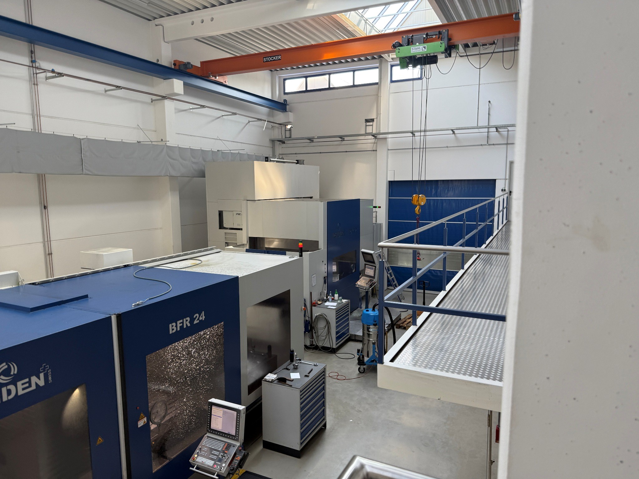 Maschinen zur Herstellung von präzisen Metallbauteilen mittels CNC-Drehen und CNC-Fräsen-23