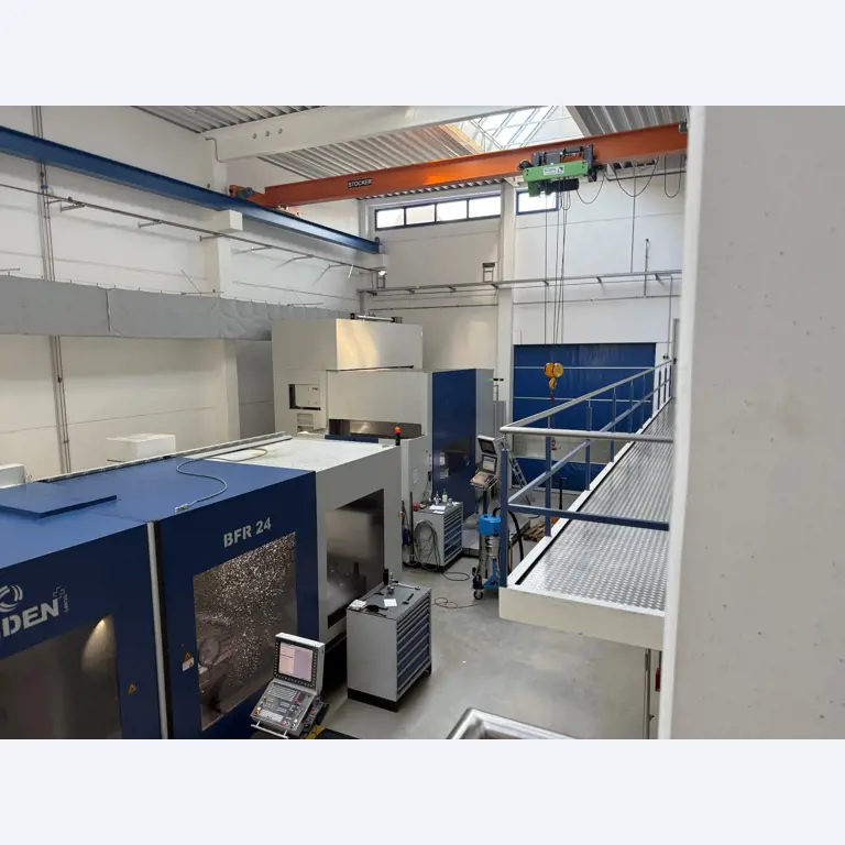 Maschinen zur Herstellung von präzisen Metallbauteilen mittels CNC-Drehen und CNC-Fräsen-23