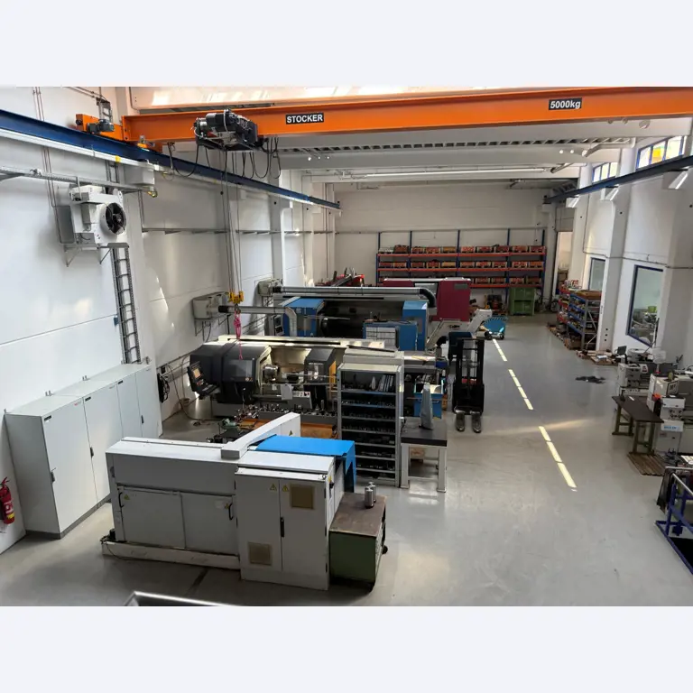 Maschinen zur Herstellung von präzisen Metallbauteilen mittels CNC-Drehen und CNC-Fräsen-24