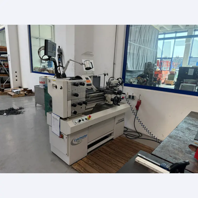 Maschinen zur Herstellung von präzisen Metallbauteilen mittels CNC-Drehen und CNC-Fräsen-4