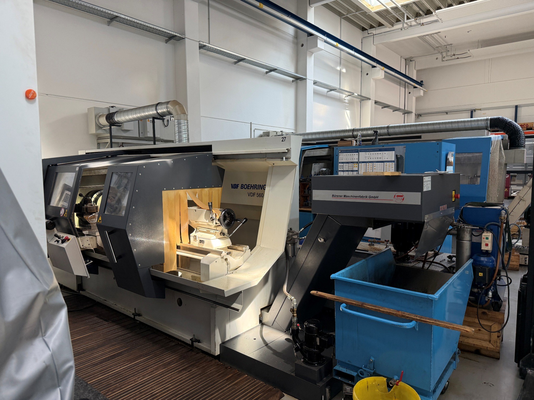 Maschinen zur Herstellung von präzisen Metallbauteilen mittels CNC-Drehen und CNC-Fräsen-6