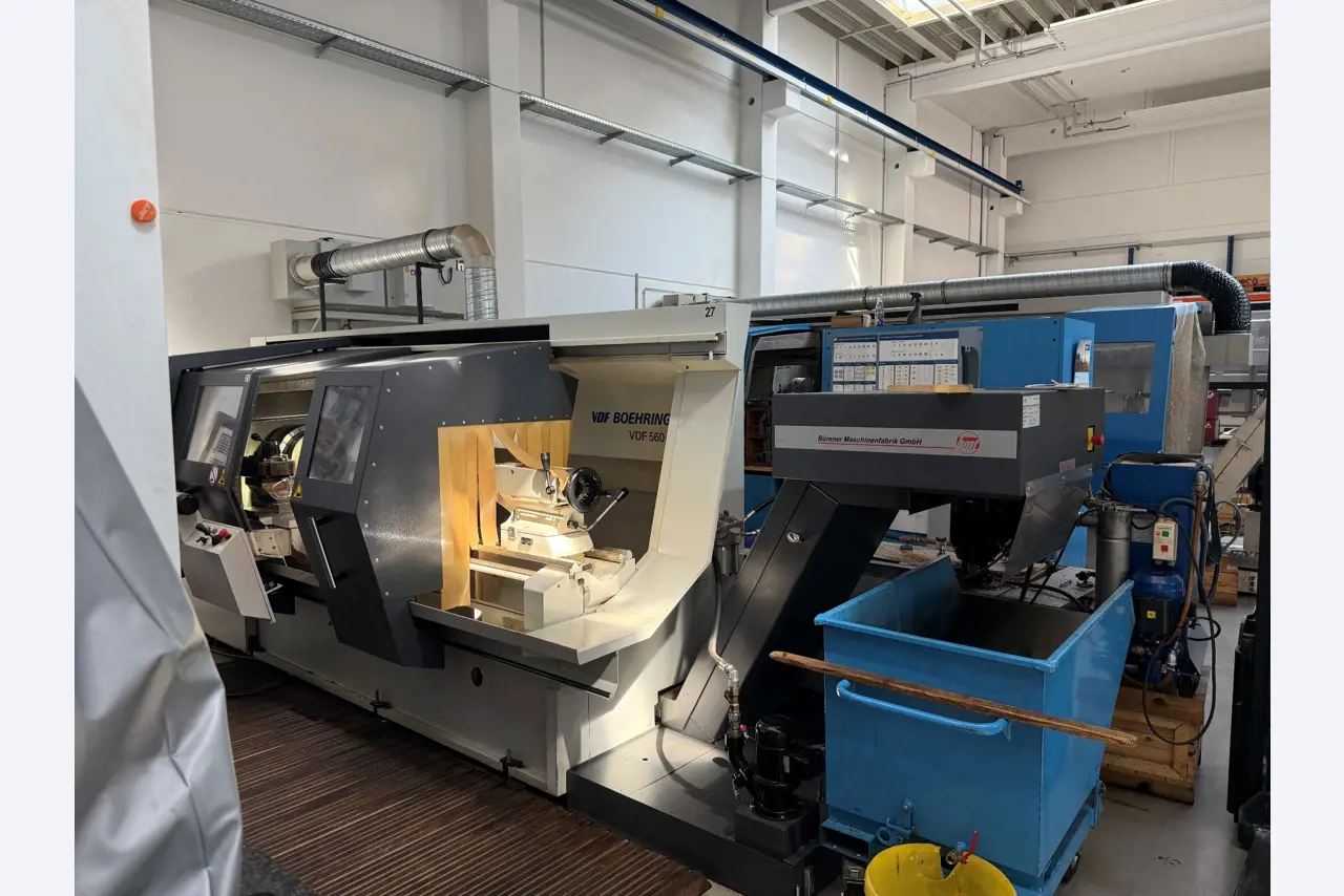 Maschinen zur Herstellung von präzisen Metallbauteilen mittels CNC-Drehen und CNC-Fräsen-6