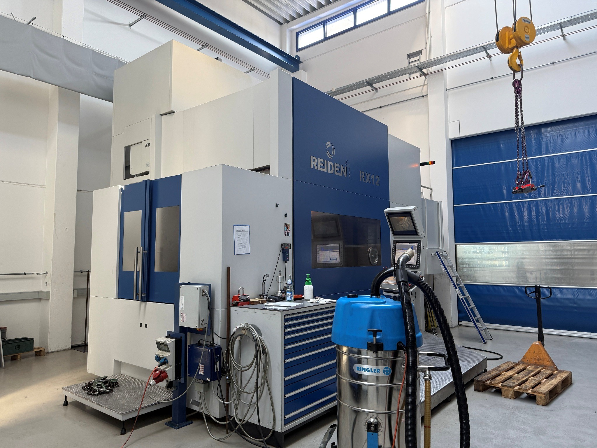 Maschinen zur Herstellung von präzisen Metallbauteilen mittels CNC-Drehen und CNC-Fräsen-9