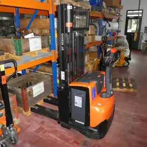 Electric pallet truck (later release) BT Staxio SWE120