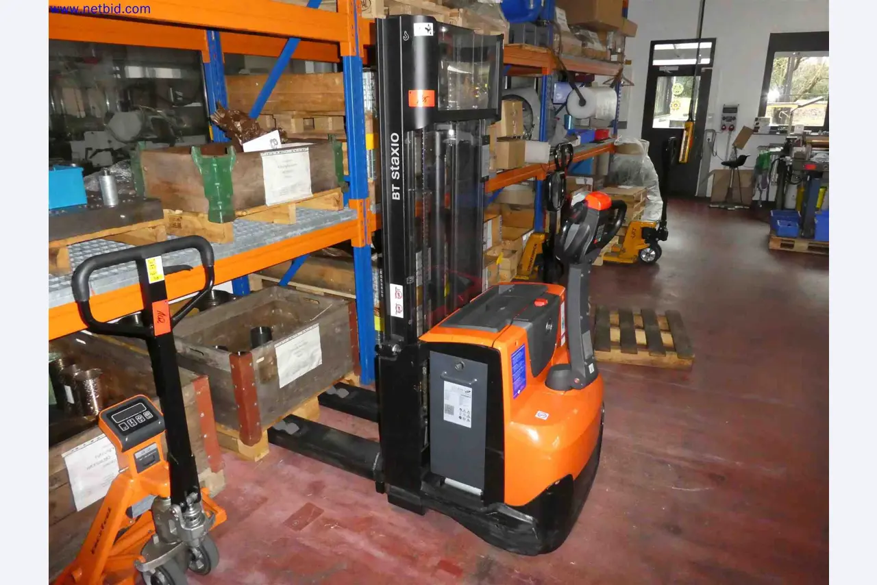 Machines for the production of precise metal components using CNC turning and CNC milling-1